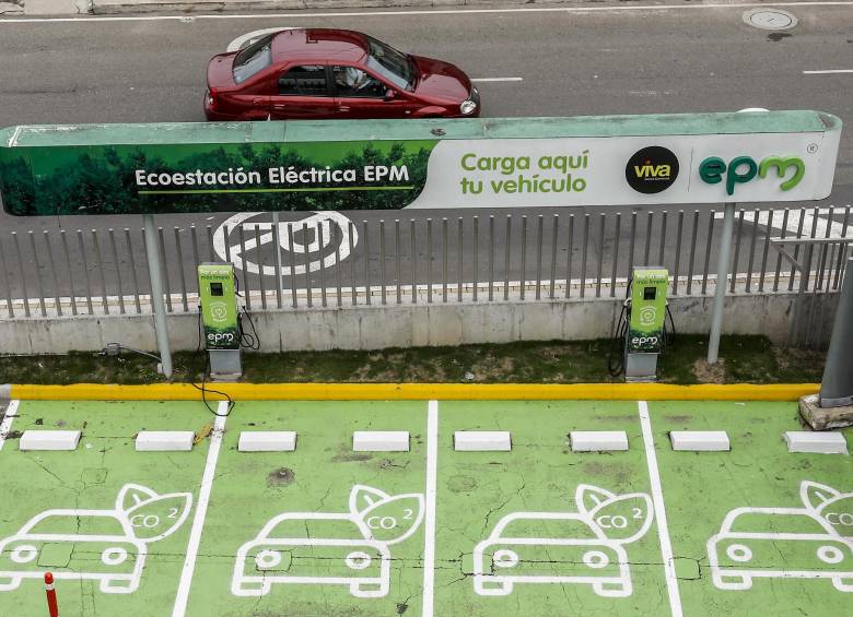 Los carros que funcionan con gas natural y los eléctricos continúan exentos de la medida de pico y placa ambientalFoto: Jaime Pérez Munévar