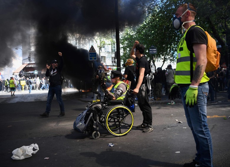 Los chalecos amarillos regresaron a las calles en Francia para exigir acciones del presidente Macron. Foto: AFP - Anne-Christine Poujoulat.