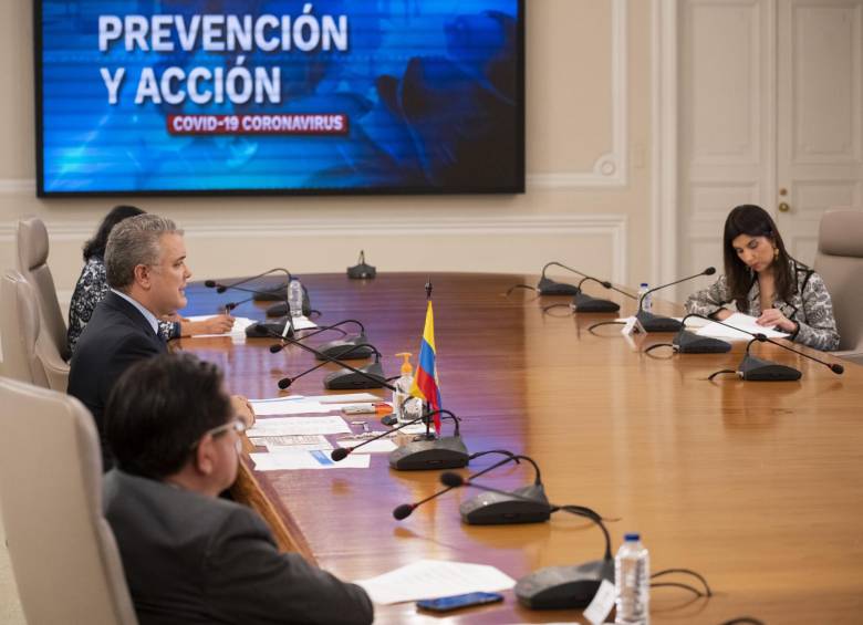 Vuelos nacionales e internacionales seguirán suspendidos. Foto: Colprensa. 