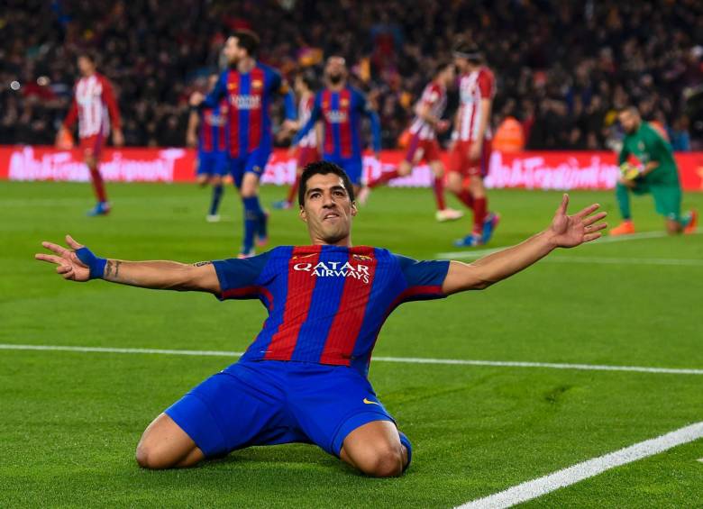 Luis Suárez anotó dos goles en esta serie semifinal ante el Atlético. Sin embargo, la roja lo marginará de la final de mayo. FOTO afp