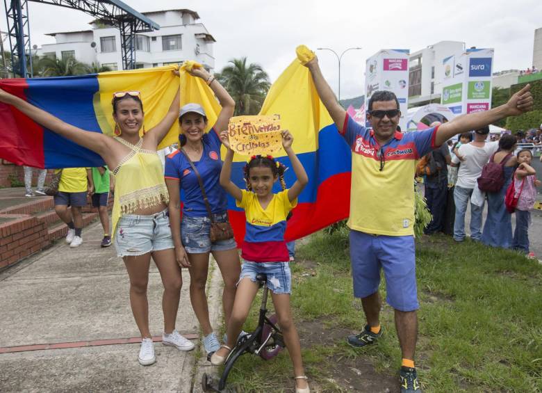 La familia Mayorga Garzón disfrutó de este día especial por la presencia de las figuras del ciclismo. 