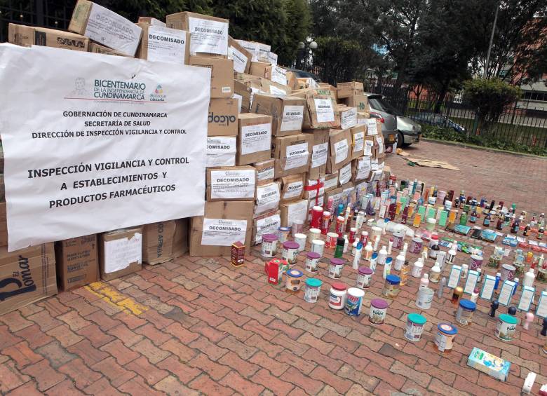 Según los droguistas, los constantes decomisos e incautaciones por parte de las autoridades dan cuenta de la magnitud del contrabando y falsificación de los medicamentos. FOTO colprensa