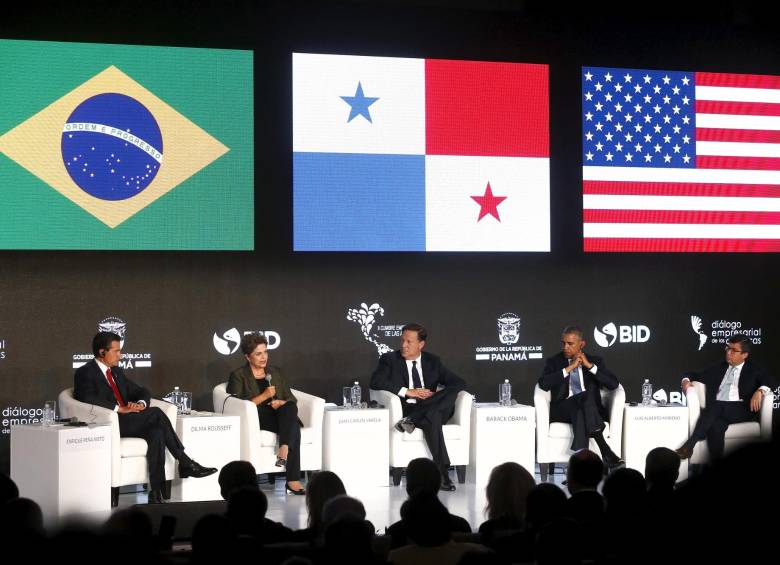 Los mandatarios abordaron en un panel del foro empresarial de la Cumbre el tema común de preocupación en América: la pobreza y desigualdad social. FOTO reuters