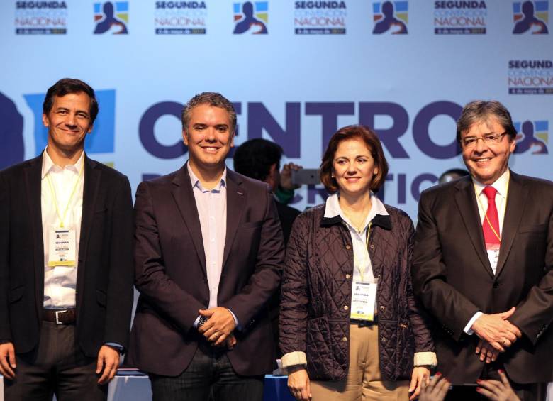 En mayo de 2017 el Centro Democrático realizó su convención. En la foto los entonces precandidatos: Rafael Nieto, Iván Duque, María Del Rosario Guerra y Carlos Holmes Trujillo. FOTO colprensa
