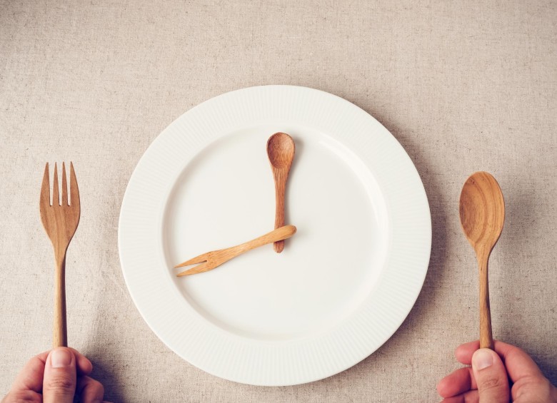 Evidencia científica preeliminar sugiere que la dieta 16:8 es una herramienta para perder peso en población con obesidad. FOTO: Shutterstock