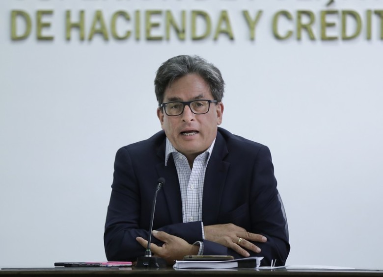 Ministro de Hacienda, Alberto Carrasquilla, ha dicho en repetidas oportunidades que el Gobierno estudia su participación en compañías. FOTO: Colprensa