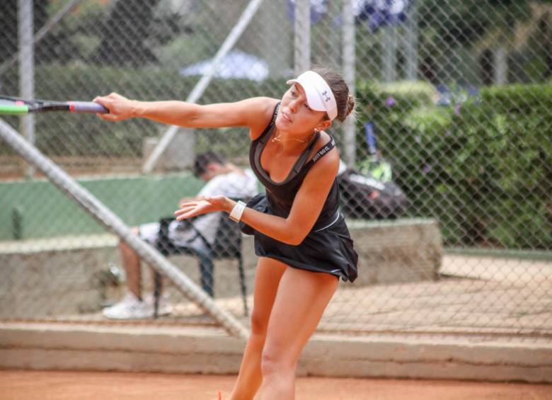 Yuliana Monroy es campeona nacional y se ubica en el puesto 907 del ranquin mundial de la WTA. FOTO Cortesía Lattenis