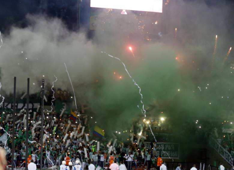 La hinchada se sobró anoche con en el recibimiento que le dio a Nacional. FOTO juan a. sánchez