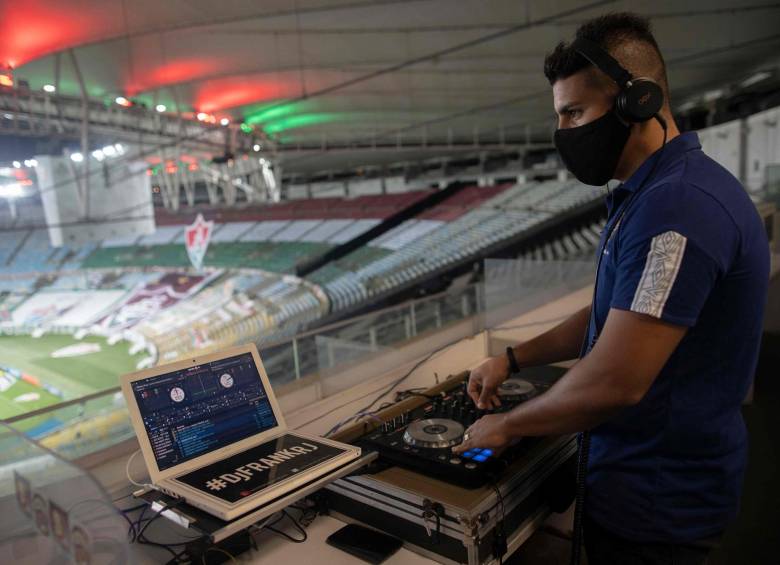 Ahora los DJ animan partidos con sonidos ambiente de barras