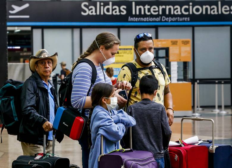 La industria aérea colombiana se reactiva de a poco y por ahora está lejos de volver a los niveles de 2019, cuando movilizaba casi que más de tres millones de viajeros al mes. FOTO Julio Herrera 