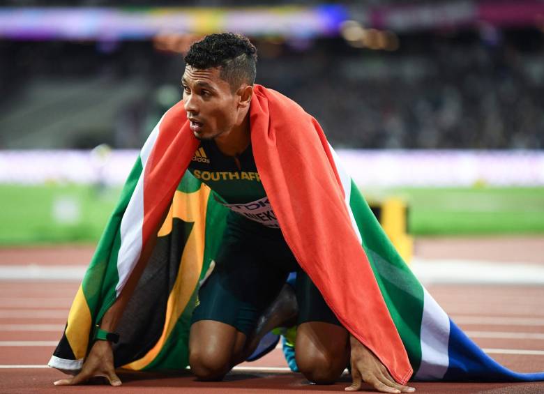 Terminada la carrera, Niekerk dijo que era algo fantástico volver a ganar el título mundial. FOTO AFP
