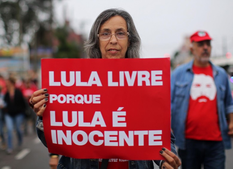 A un año de su encarcelamiento, seguidores de Lula reclaman su regreso a la libertad. Foto: AFP