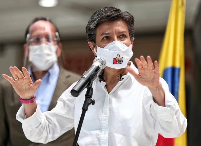 El anuncio lo hizo la alcaldesa Claudia López en compañía del ministro de Salud, Fernando Ruiz. FOTO COLPRENSA
