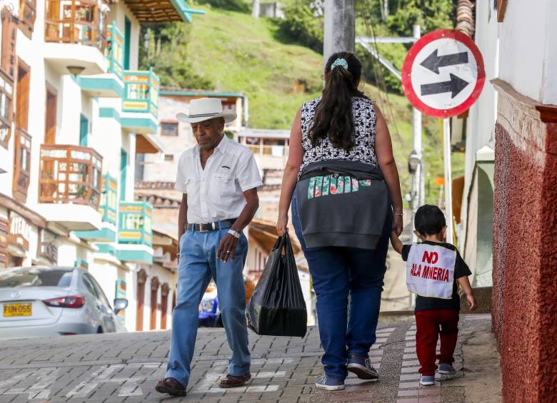 Parte de los habitantes de Jericó quieren conservar la vocación de su pueblo frente a la llegada de minería a gran escala a su territorio. FOTO jaime pérez