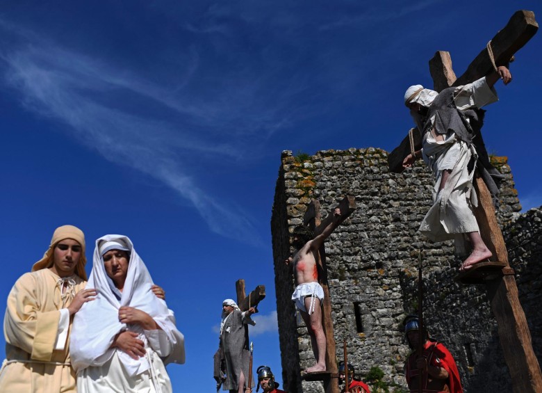 Celebración del viacrucis en Ourem, Portugal. FOTO AFP