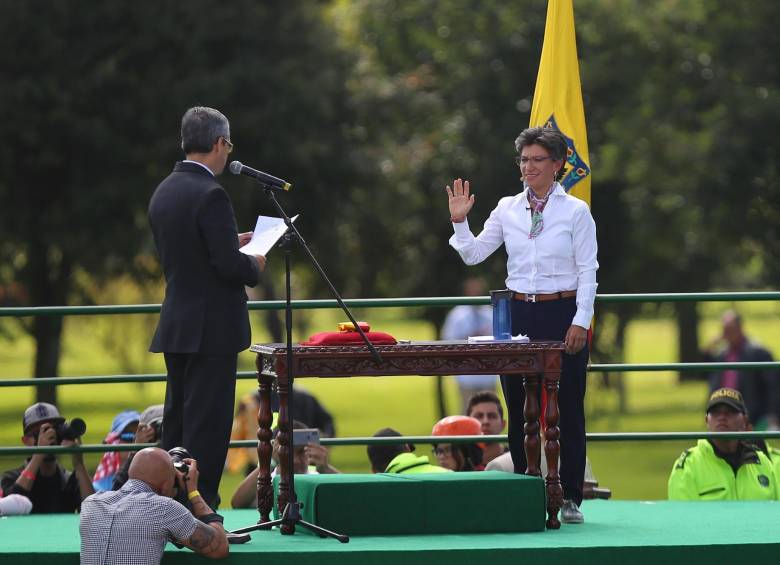 Claudia López se juramentó como alcaldesa de Bogotá, es la primera mujer electa en ese cargo. FOTO Colprensa