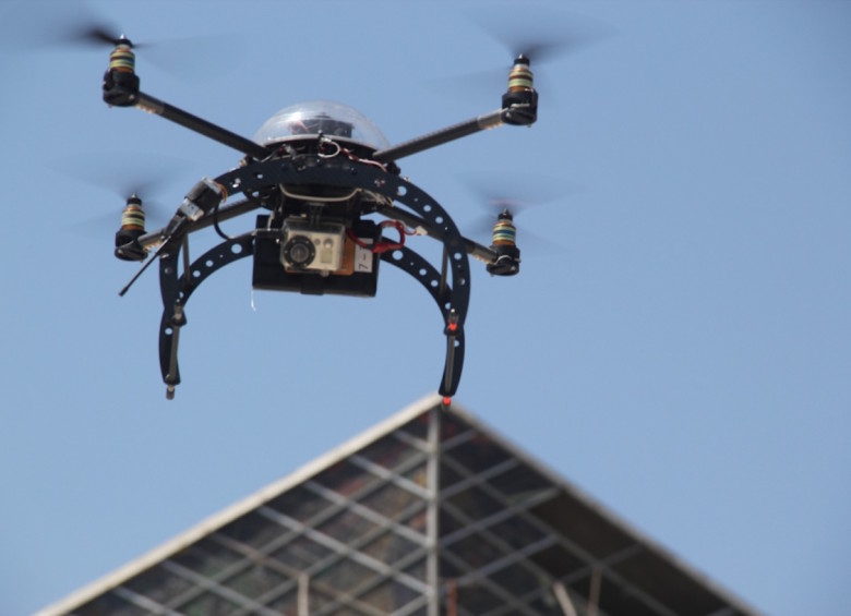  Estados Unidos anunció este lunes que obligará a que todos los operadores de drones recreativos se registren para poder identificar a infractores. FOTO COLPRENSA