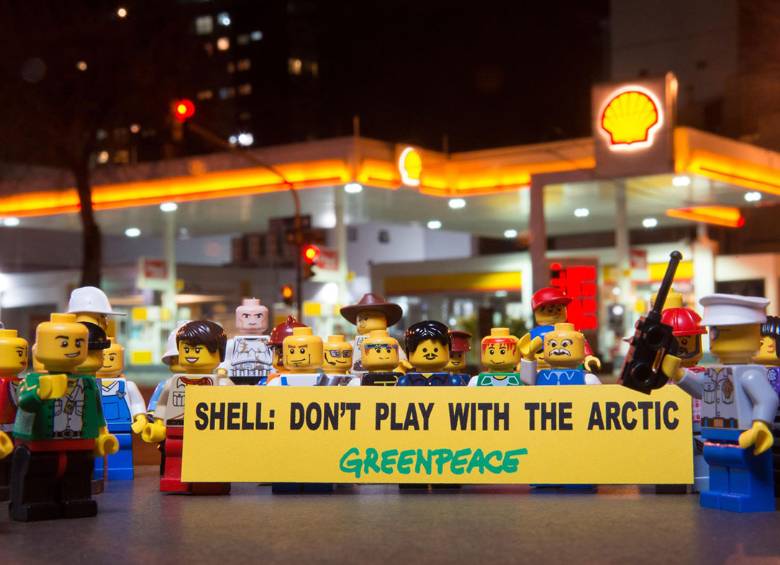 Iniciativa con la que Green Peace promovió que la empresa de juguetes Lego terminara su relación comercial con la petrolera Shell, acusada de generar emisiones de carbono y de contaminación ambiental.