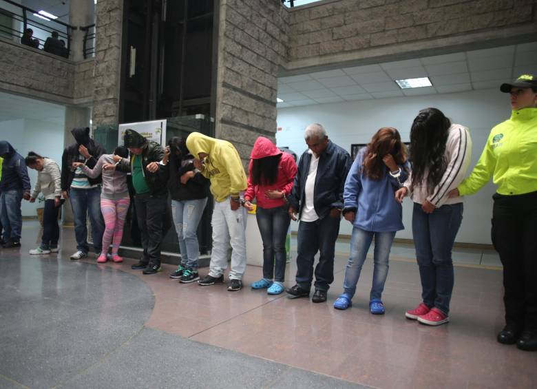 Una de las capturadas es alias “la Bruja”, una pitonisa de la región, quien a través de los ritos de santería guiaba a la organización en la realización de sus acciones criminales. FOTO COLPRENSA