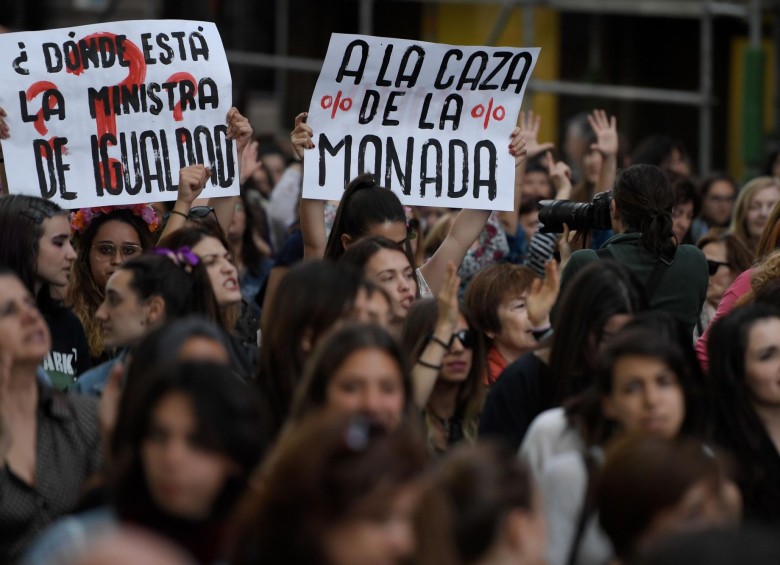 Los miembros de “La Manada”, condenados en España a 15 años de cárcel por violación. Foto: AFP