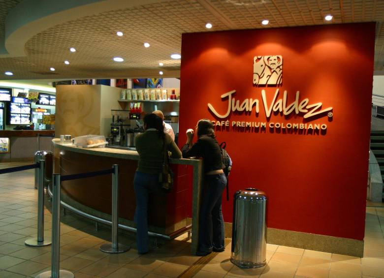 208 de las 300 que ajusta Juan Valdez están en ciudades colombianas. FOTO ARCHIVO