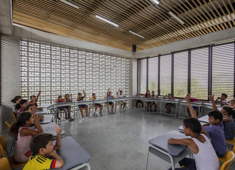 Dos paisas nominados a premio de arquitectura por escuela rural sostenible