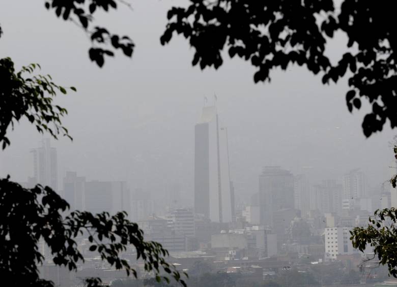 Medellín sufrió en los últimos meses una contingencia ambiental por los altos niveles de contaminación atmosférica. FOTO DONALDO ZULUAGA