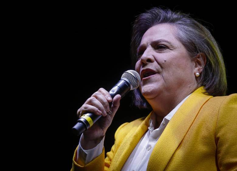 La nueva ministra de Trabajo, Clara López Obregón, anunció en Medellín la apertura de pliego de cargos contra Ecopetrol. FOTO COLPRENSA