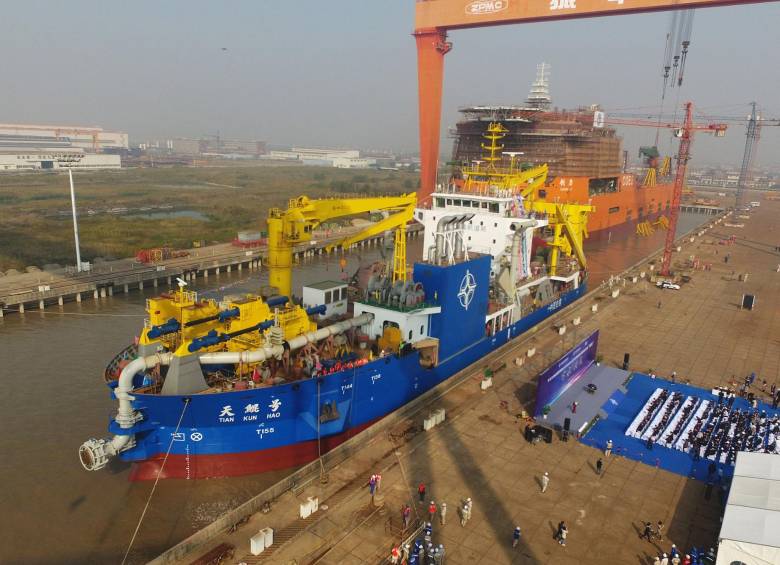 El enorme buque chino para construir islas