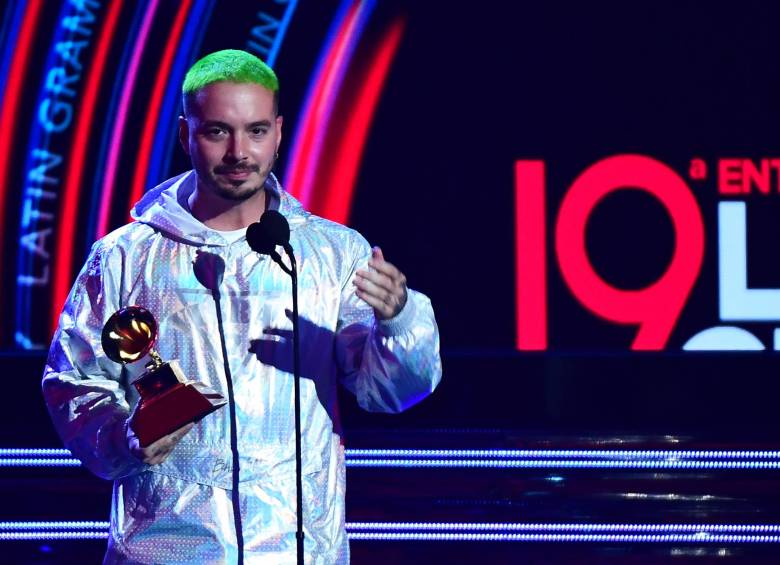 El año pasado los reguetoneros paisas J Balvin, Maluma y Karol G se destacaron en la entrega 19 de los Premios Grammy. Foto: EFE
