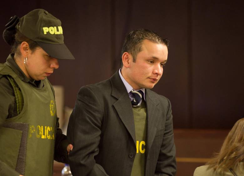 Wilmer Alarcón (foto) es el patrullero de la Policía al que acusan de dispararle al joven grafitero Diego F. Becerra. FOTO colprensa