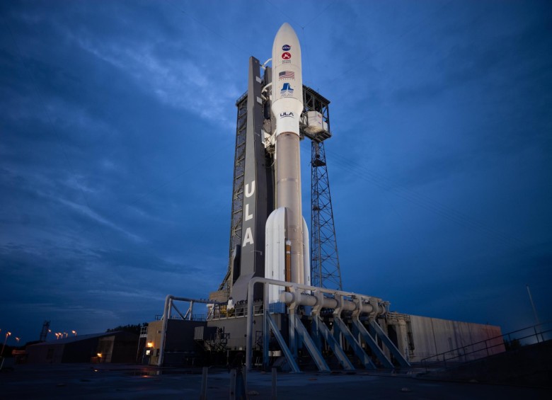 Fotografía cedida por la NASA donde se muestra un cohete Atlas V de la Alianza de Lanzamiento Unida que transporta el nuevo vehículo espacial Rover, también conocido como “Perseverance”. FOTO Nasa