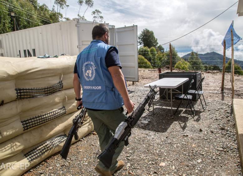 En los contenedores de la ONU se almacenan más de 4.000 armas de los hombres de las Farc. El resto serán entregadas el próximo 20 de junio. FOTO EFE