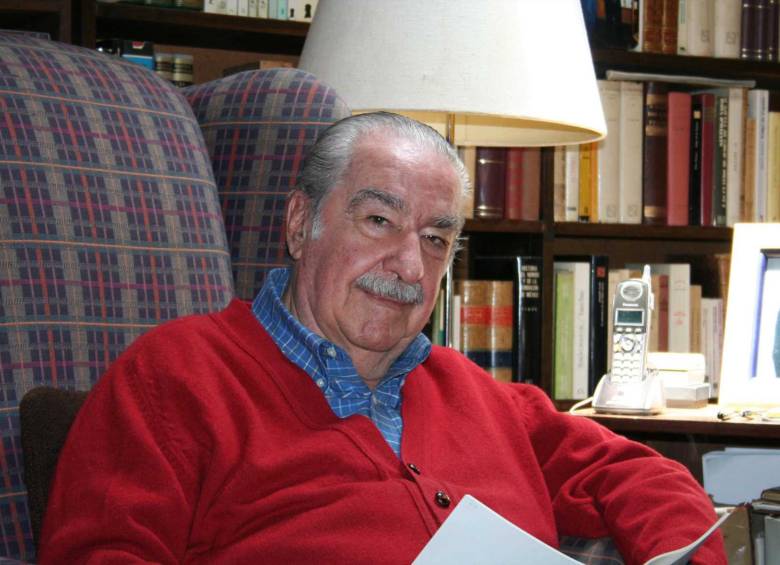 Narradores y poetas de todos los tiempos han pisado cárceles y manicomios que luego los inspiraron. En la foto, Álvaro Mutis. FOTO COLPRENSA 