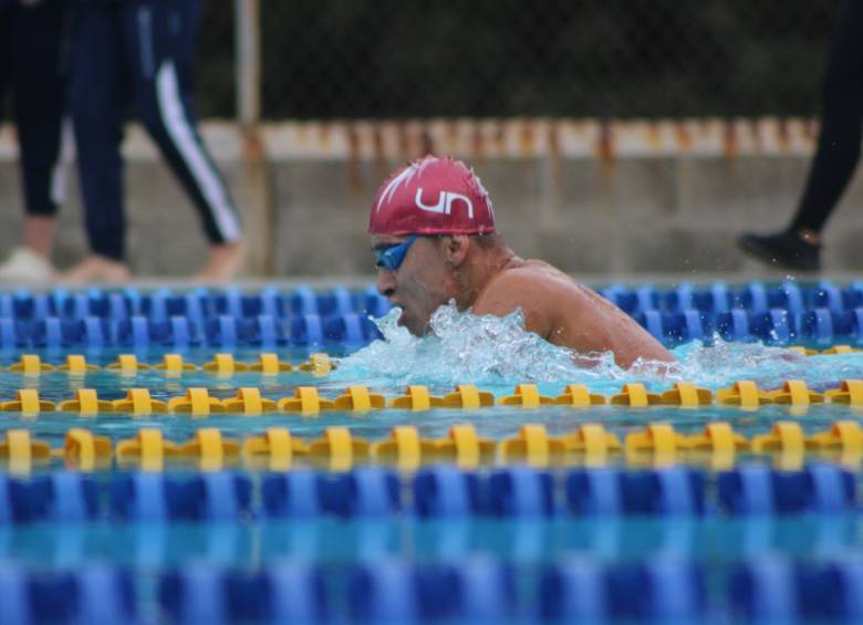 Steven Pabón Rodríguez alterna sus entrenamientos entre las actividades subacuáticas y la natación convencional, pues compite en ambas disciplinas. FOTO Cortesía