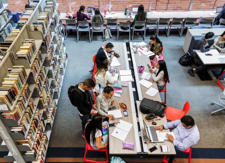 Las universidades han ofrecido auxilios y descuentos en el precio de la matrícula para el segundo semestre de 2020. Enfrentan un panorama complejo. FOTO Jaime Pérez