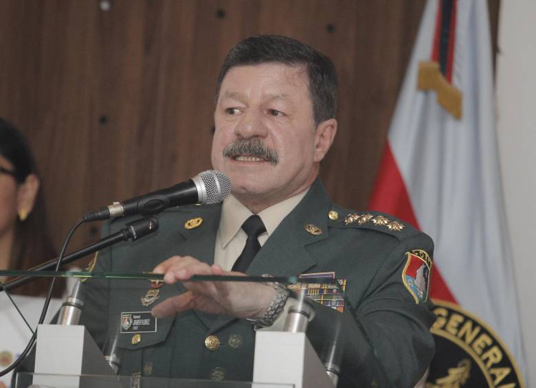 Tras 40 años de servicio, el general Javier Flórez pidió la baja del Ejército Nacional. FOTO: Colprensa