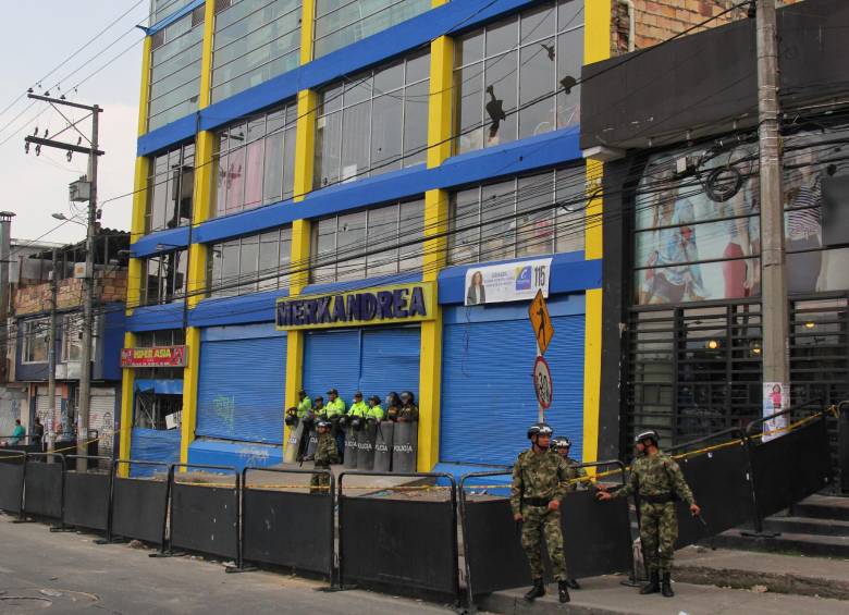 Los socios de los supermercados fueron dejados en libertad y seguirán vinculados a la investigación. FOTO: Colprensa