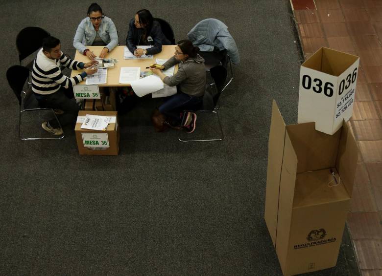 Pese a denuncias, CNE declaró válidos los resultados de la primera vuelta. FOTO COLPRENSA