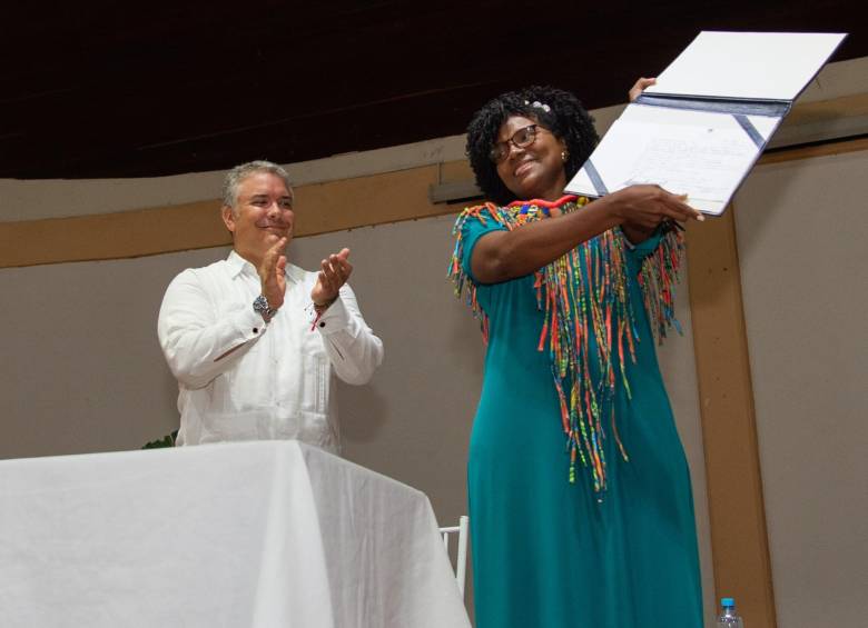 La primera ministra de Ciencia, Tecnología e Innovación, Mabel Gisela Torres, se posesionó en Quibdó. FOTO SIG