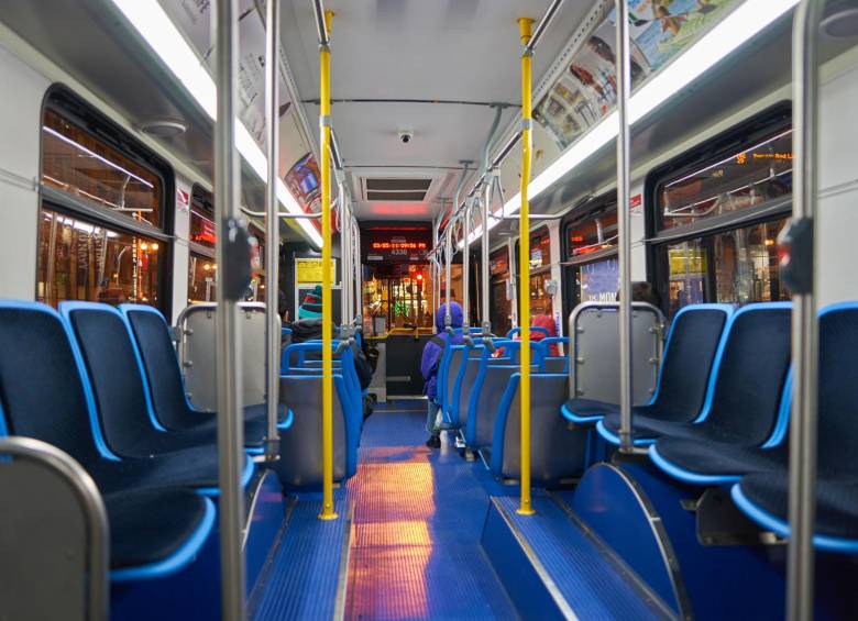 La situación de los sistemas de transporte ha hecho replantear su uso por parte del Ministerio en medio de la crisis. Para final de 2020 se estiman pérdidas superiores al billón de pesos. FOTO Sstock