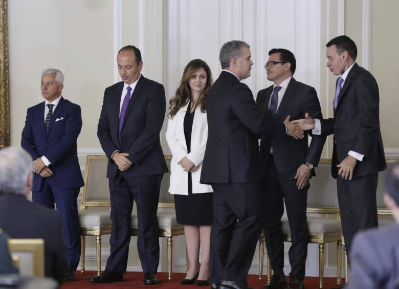 En el Salón de los Gobelinos, ante el presidente, Iván Duque, tomaron posesión de los nuevos magistrados. FOTO Colprensa