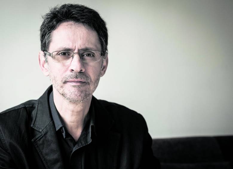 Pablo Montoya suma tres premios en tres años, lo que le ha ayudado a ser un escritor reconocido en el país, así como a llegar con sus libros a otros países. FOTO archivo ec