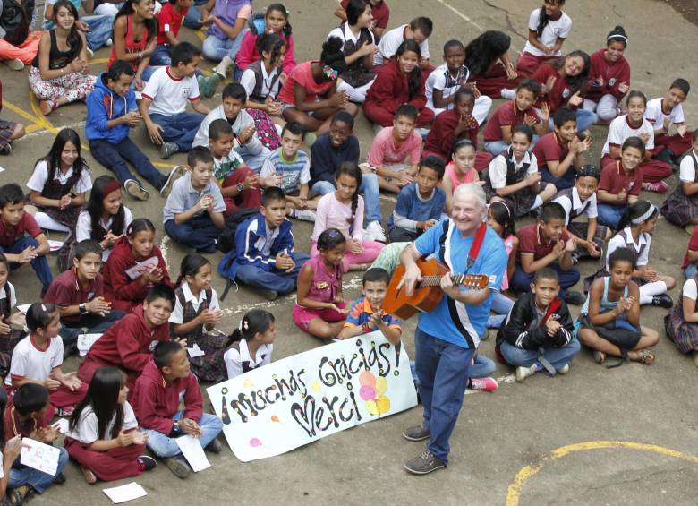 Los niños ya saben varias canciones en francés. FOTO jaime pérez