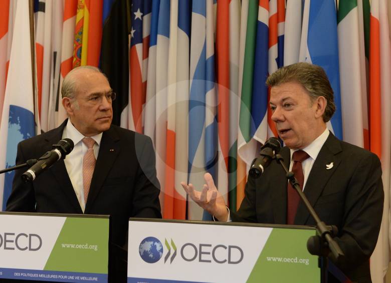 Desde el inicio de su mandato, en 2010, el presidente Juan Manuel Santos (derecha), ha promovido el ingreso de Colombia a la Ocde. Foto: Archivo.