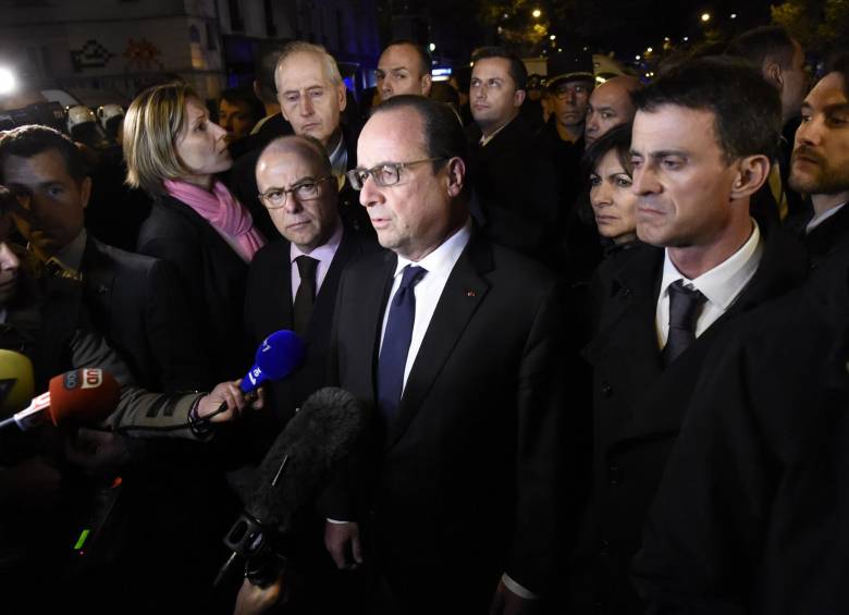 Hollande en declaraciones a la prensa el viernes luego de la misión de asalto al Bataclan. FOTO AFP