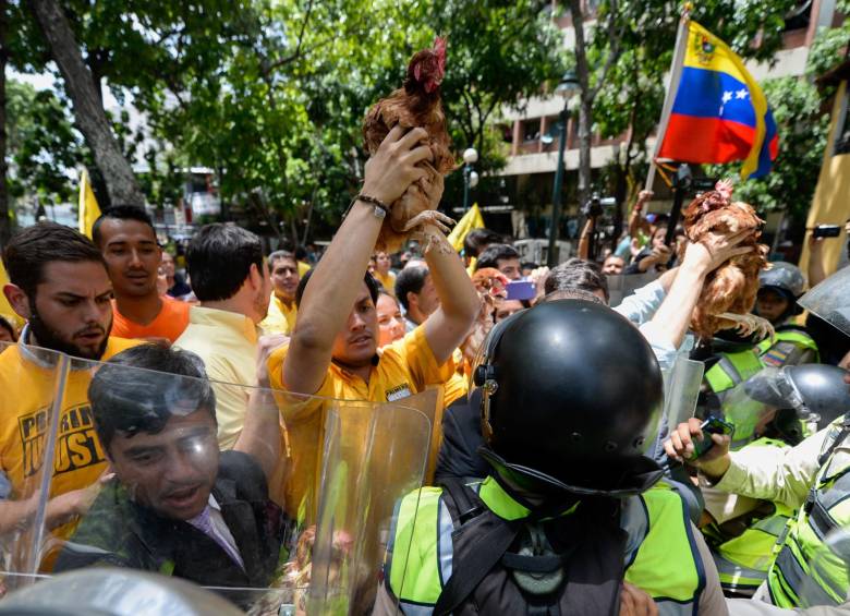 Continúan las protestas contra Maduro en Venezuela. FOTO AFP