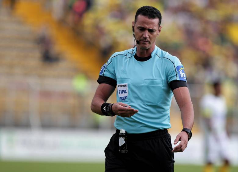 El central antioqueño Wílmar Roldán entre los ratificados como árbitro con escarapela Fifa. FOTO COLPRENSA