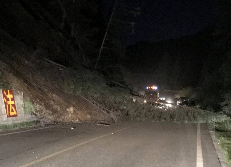 Terremoto en China dejaría un centenar de muertos y miles de heridos