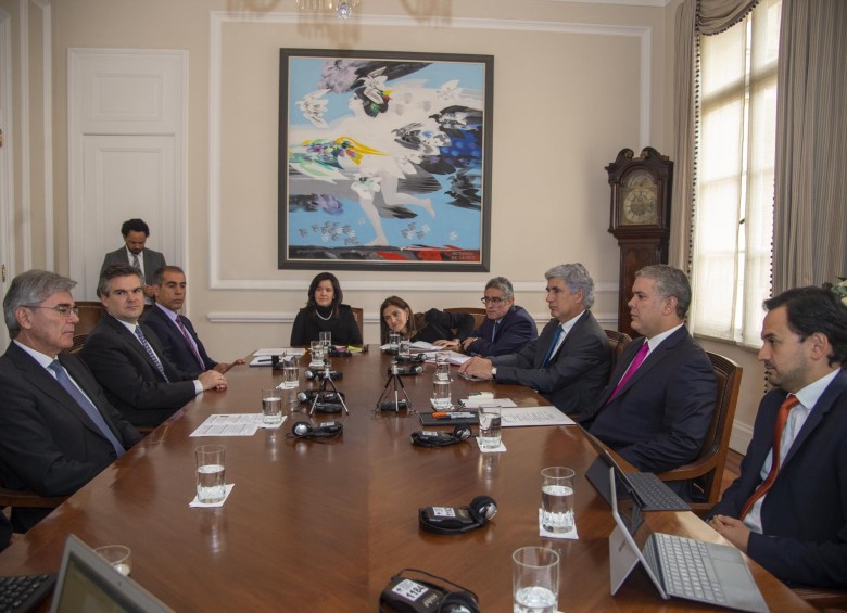 El presidente Iván Duque se reunió con el Presidente y CEO Global de Siemens, Joe Kaeser, y el CEO en Colombia, Guilherme de Mendonça, para hablar de la compañía. FOTO SIG